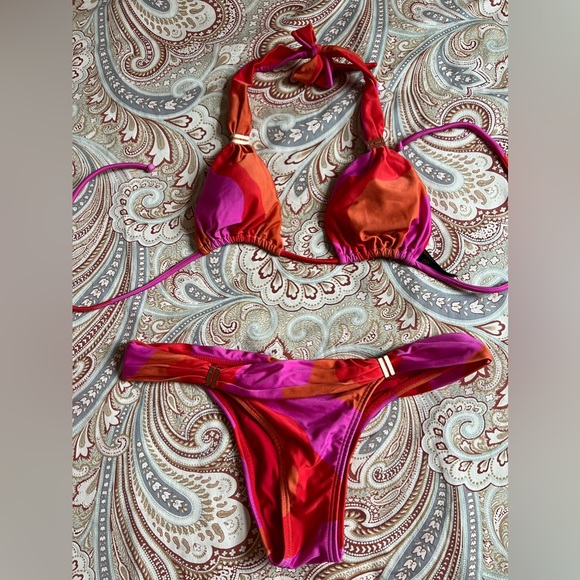 🌟 Vix Artsy Bia Tube swimsuit. Top and 2 bottoms. USED. Perfect condition🌟 - Picture 4 of 10